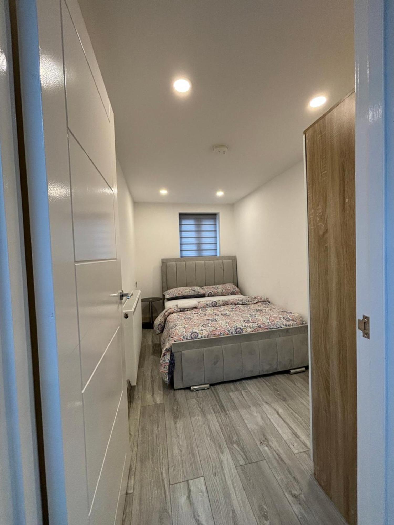 Newly Build 2Br Property With Free Parking ハイワイクーム エクステリア 写真