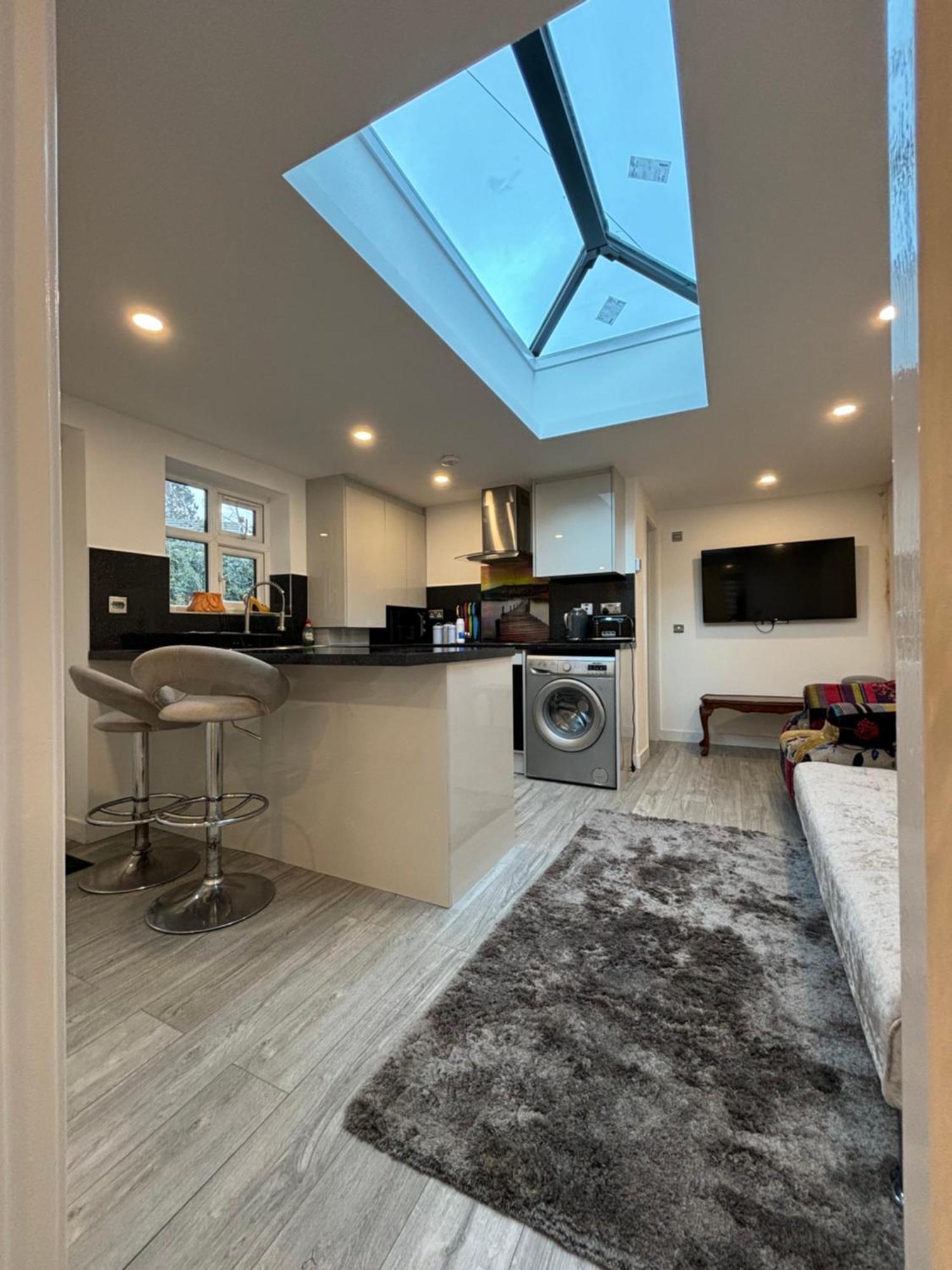 Newly Build 2Br Property With Free Parking ハイワイクーム エクステリア 写真