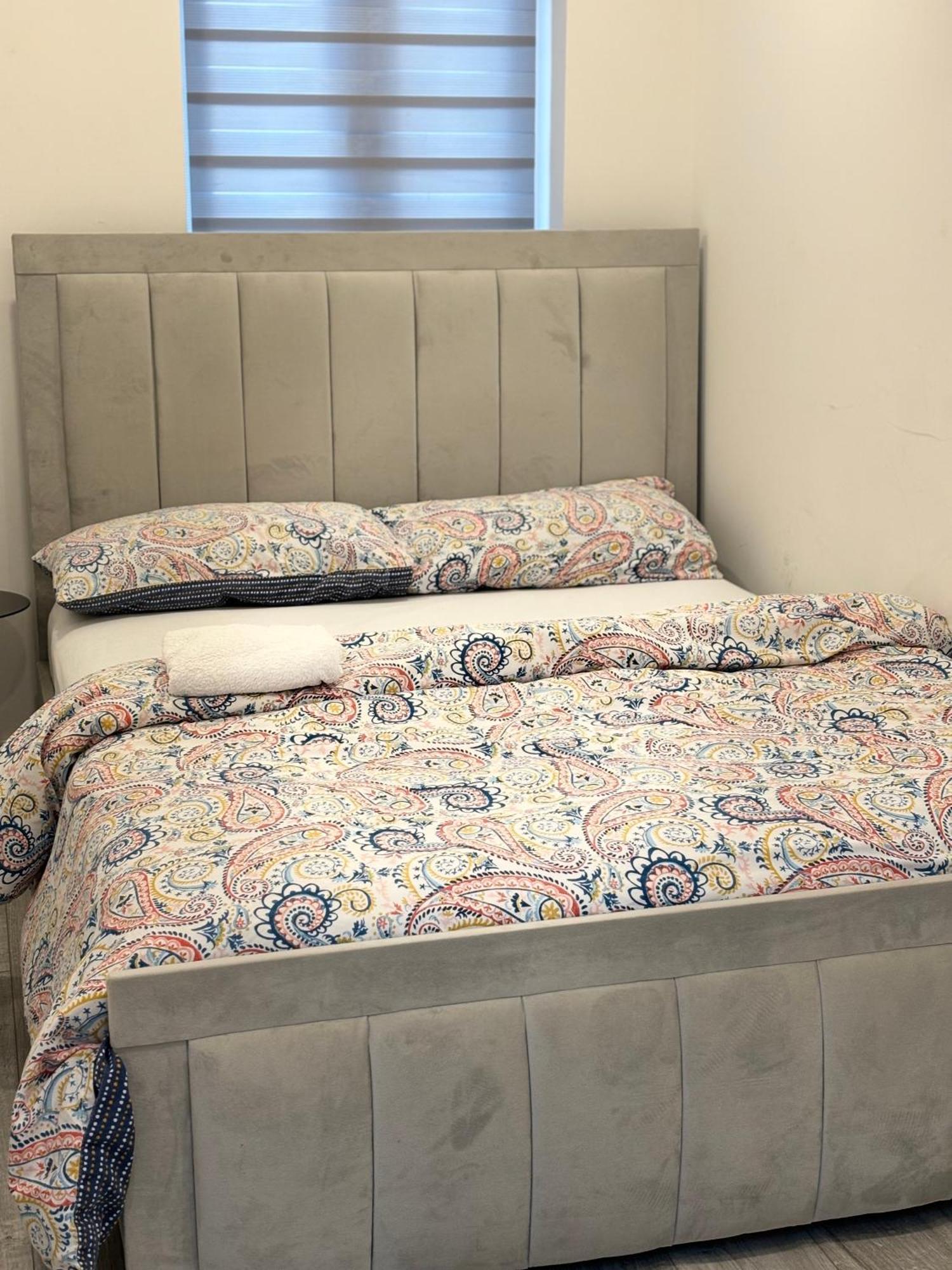 Newly Build 2Br Property With Free Parking ハイワイクーム エクステリア 写真